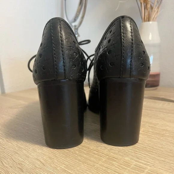 Patricia Nash Parma Heeled Oxford - Picture 4 of 12